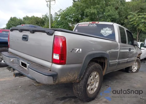 2001 Chevrolet Silverado 1500 из США, поврежденный, VIN 2GCEK19T811288343